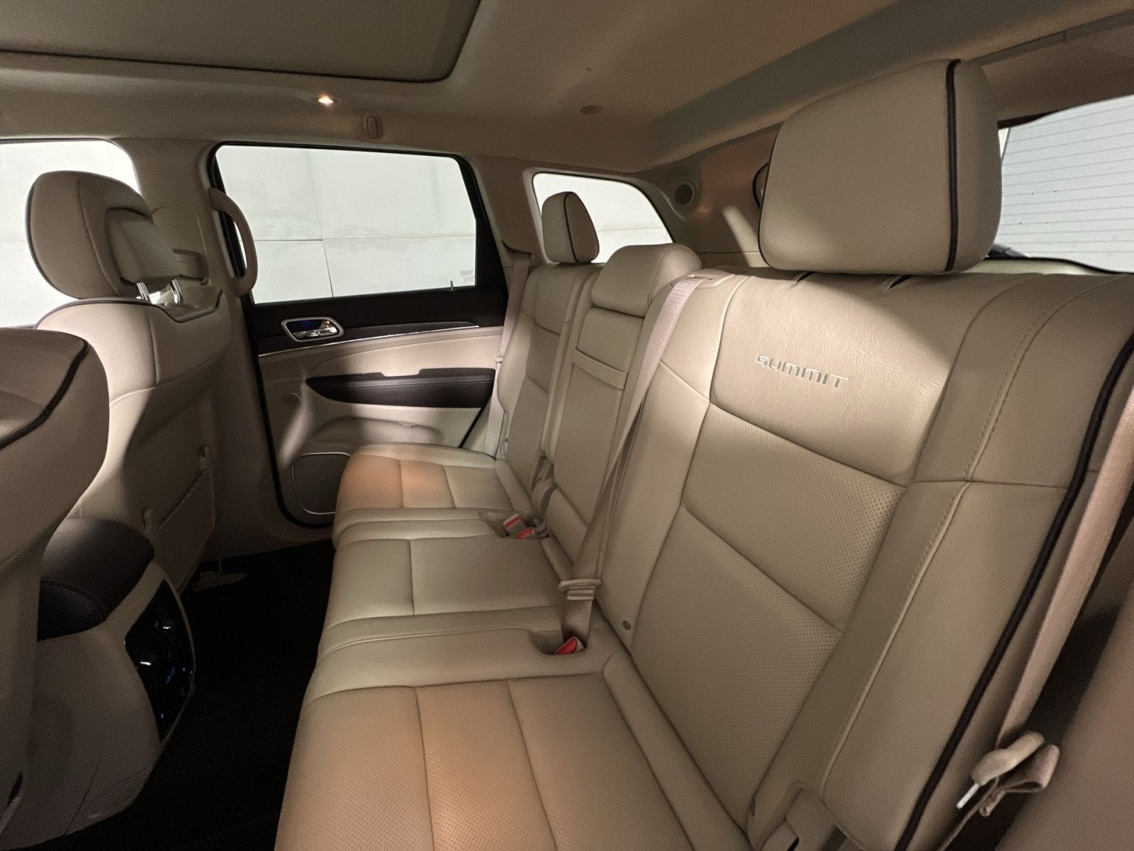 2020 Jeep Grand Cherokee Summit