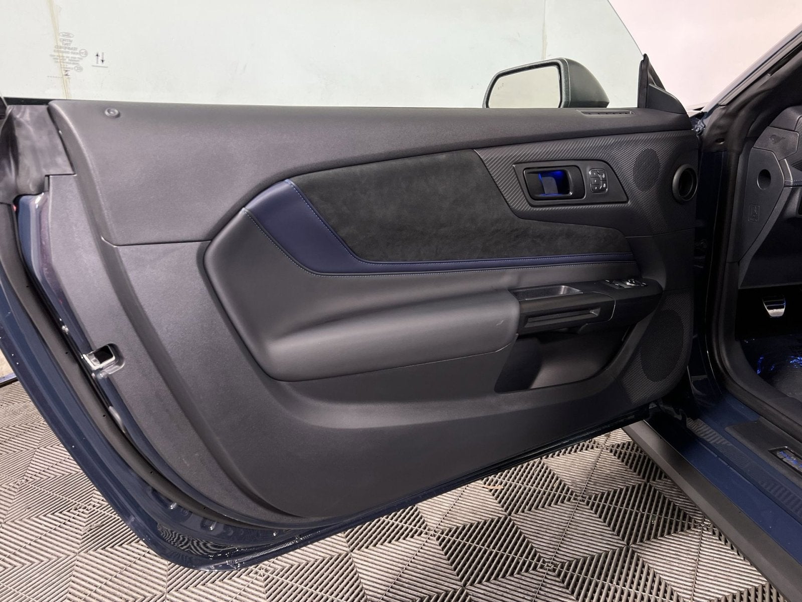 2025 Ford Mustang Dark Horse