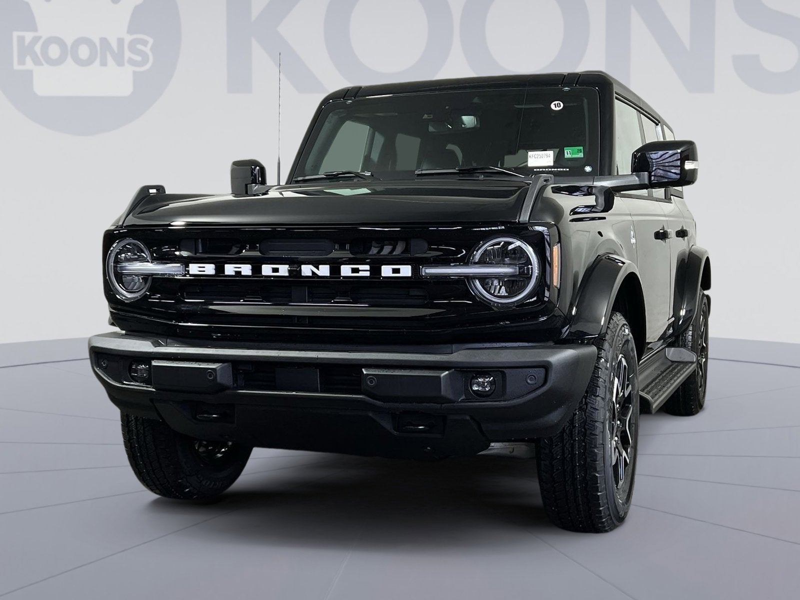 2025 Ford Bronco Outer Banks