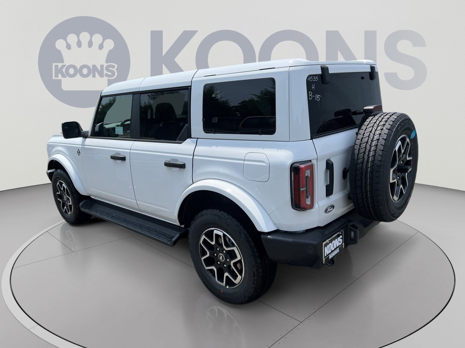 2026 Ford Bronco Outer Banks