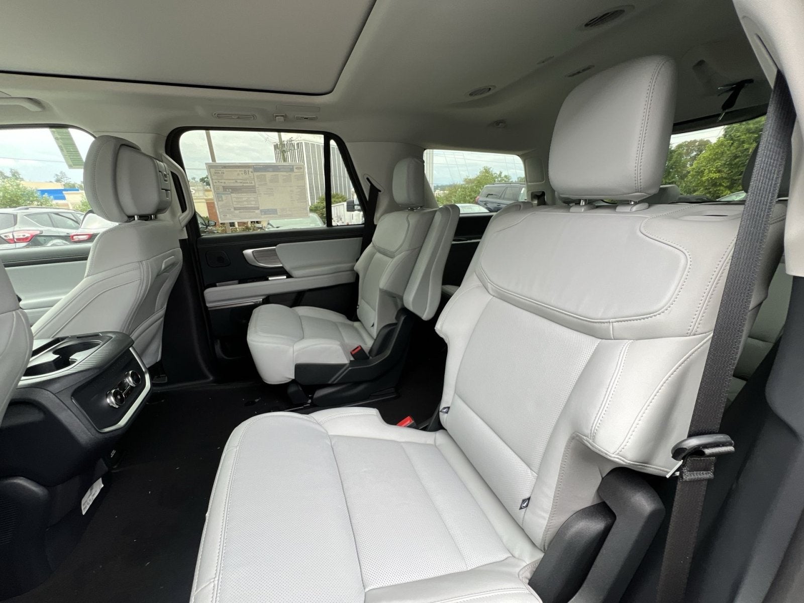 2027 Ford Expedition Platinum