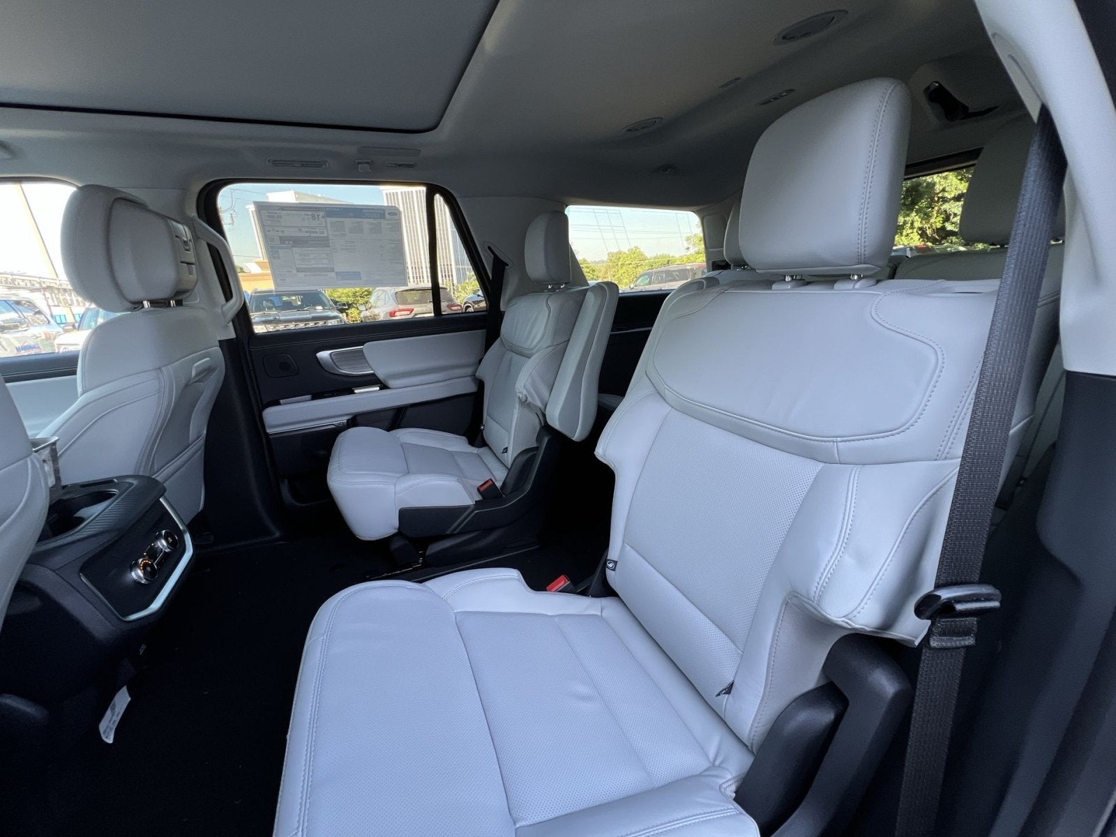 2027 Ford Expedition Platinum
