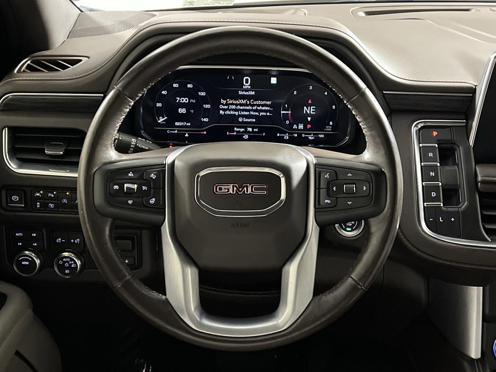 2022 GMC Yukon XL SLT