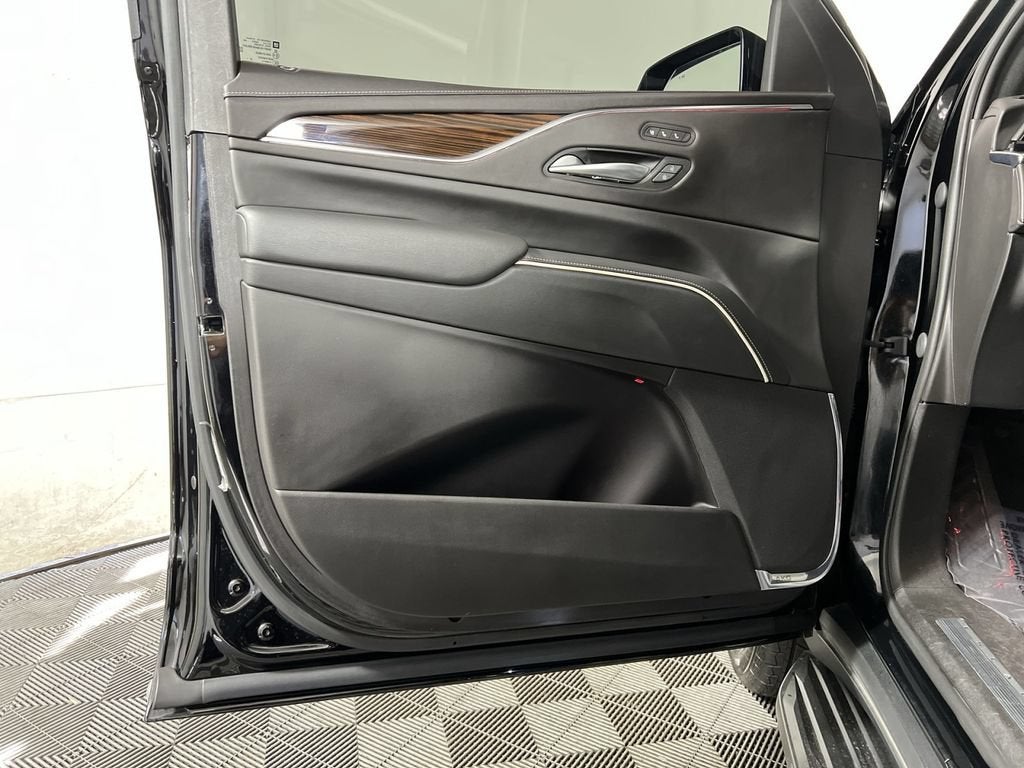 2023 Cadillac Escalade ESV Premium