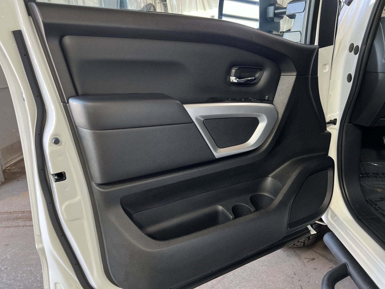 2024 Nissan Titan XD SV