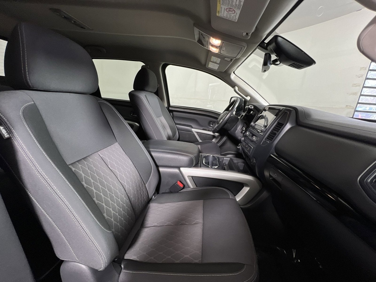 2024 Nissan Titan XD SV