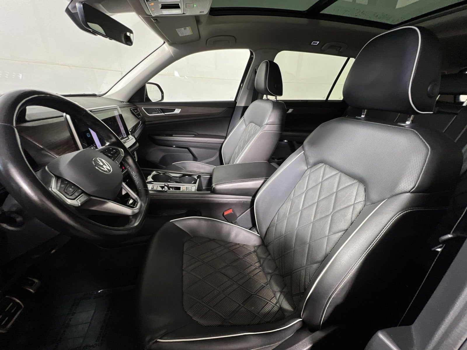 2024 Volkswagen Atlas 2.0T SEL Premium R-Line