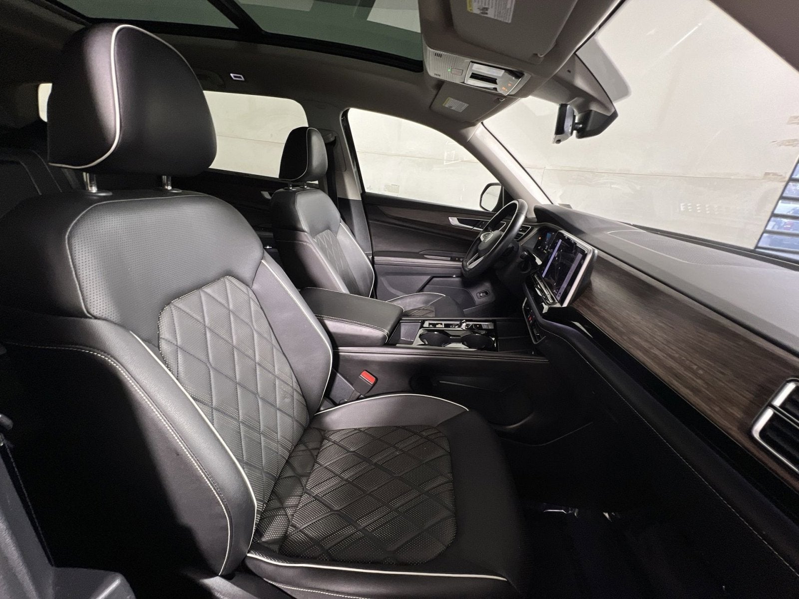 2024 Volkswagen Atlas 2.0T SEL Premium R-Line