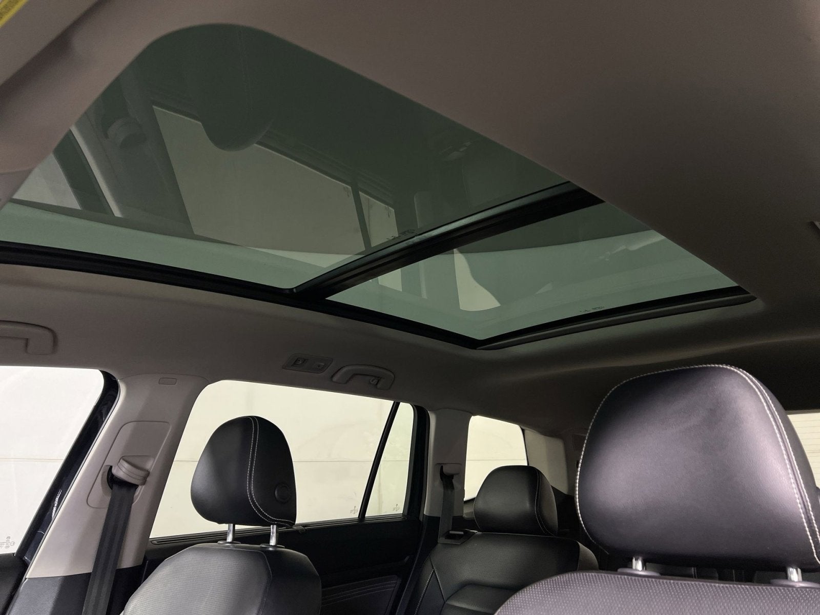 2022 Volkswagen Atlas 3.6L V6 SEL Premium R-Line