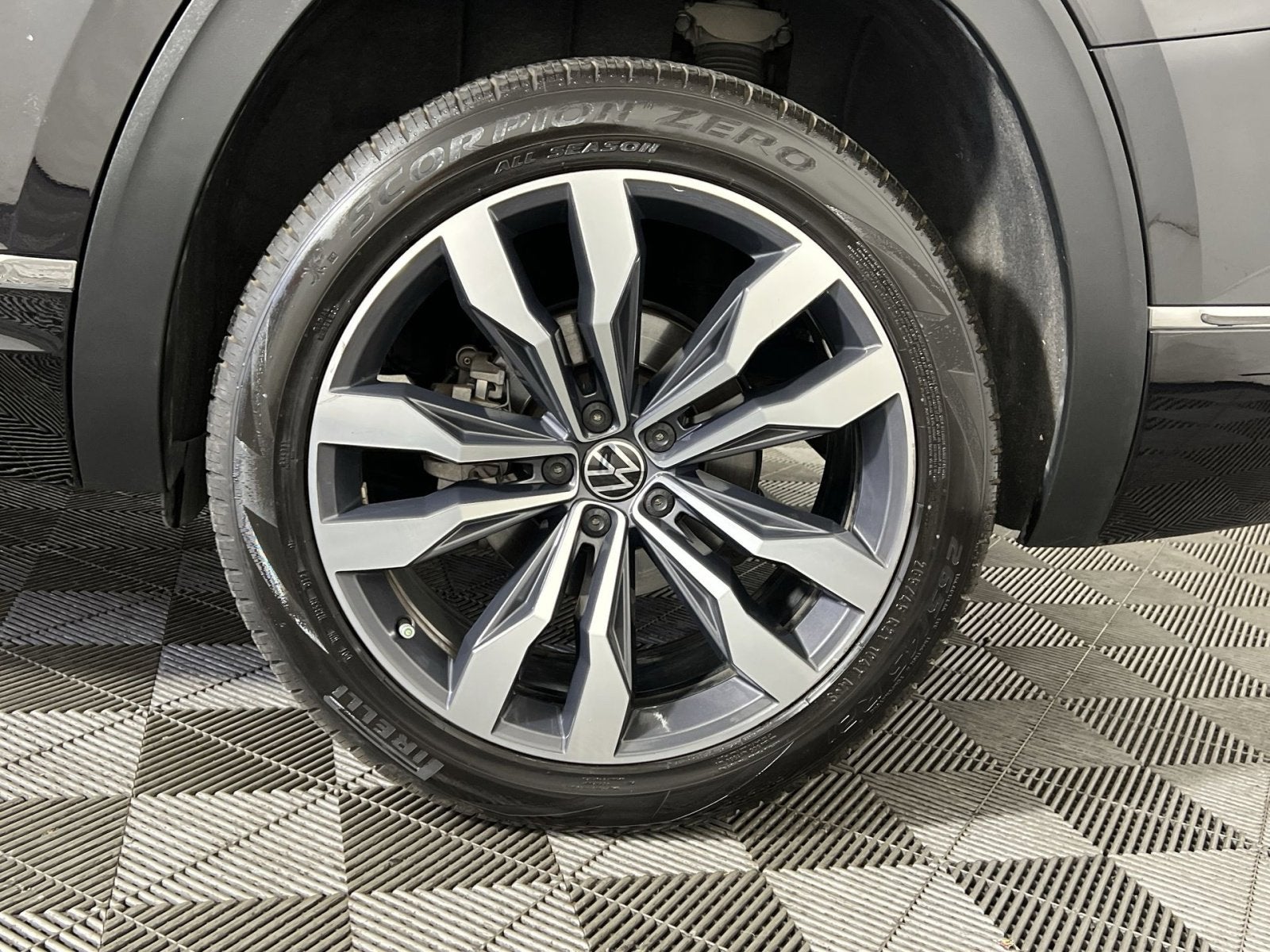 2022 Volkswagen Atlas 3.6L V6 SEL Premium R-Line