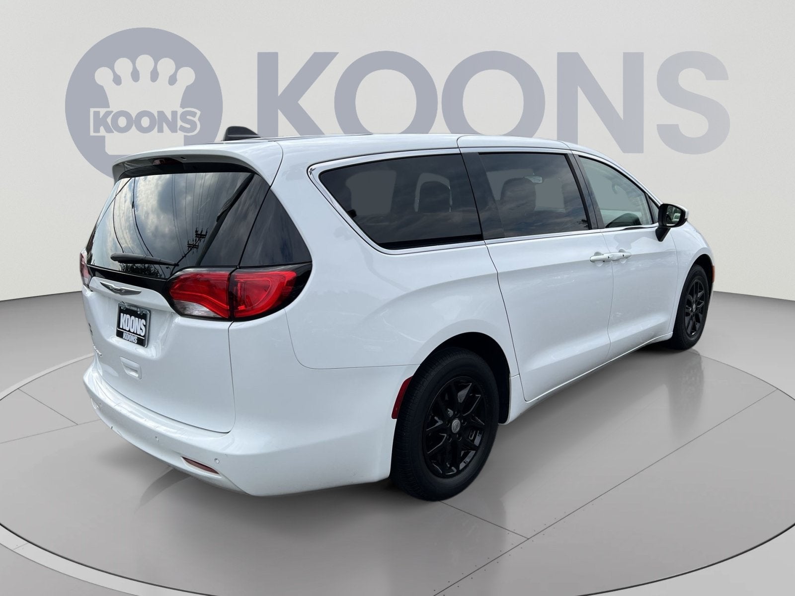 2022 Chrysler Voyager LX