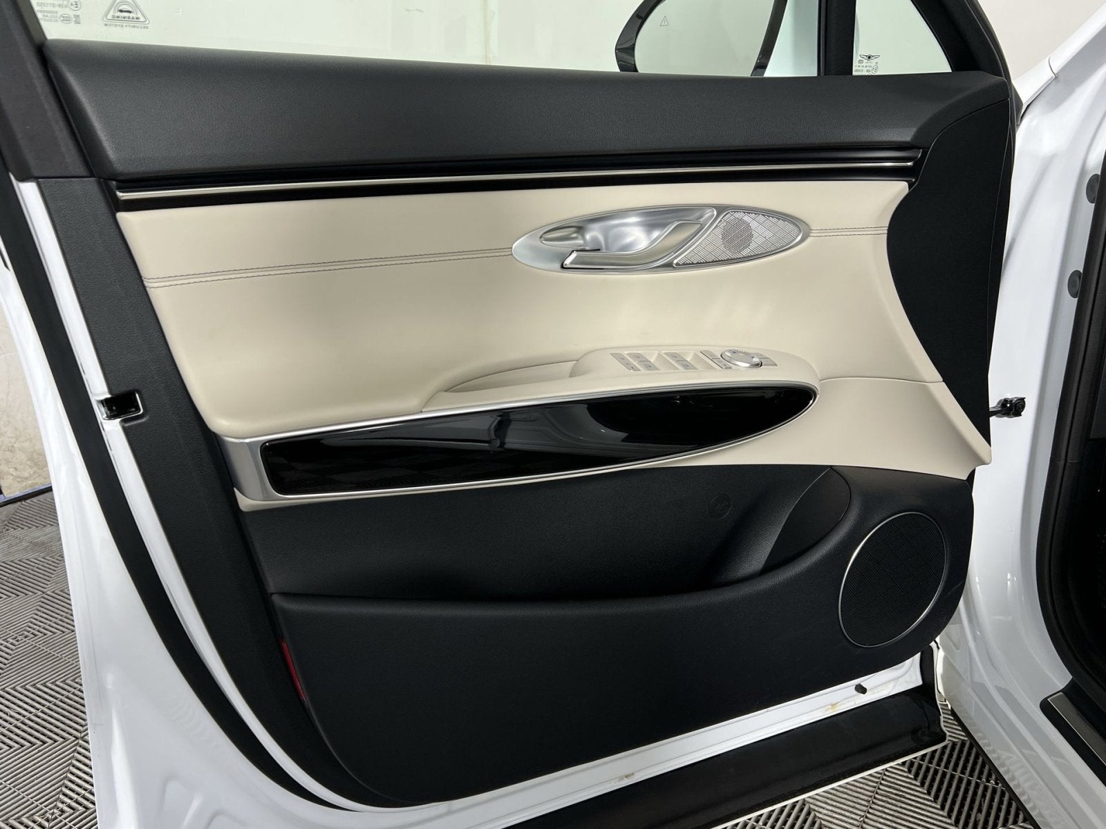 2024 Genesis GV70 2.5T