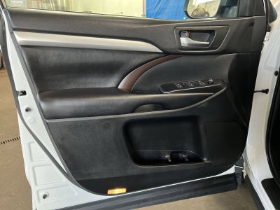 2019 Toyota Highlander SE