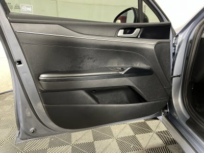 2022 Kia K5 LX