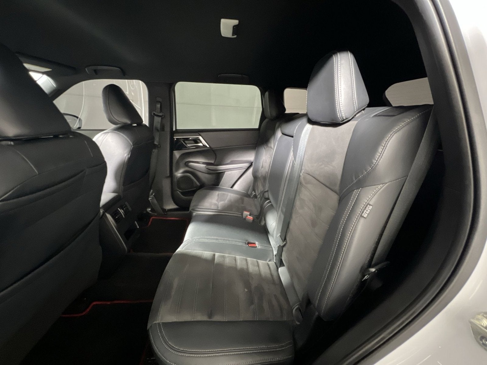 2023 Mitsubishi Outlander SE Black Edition