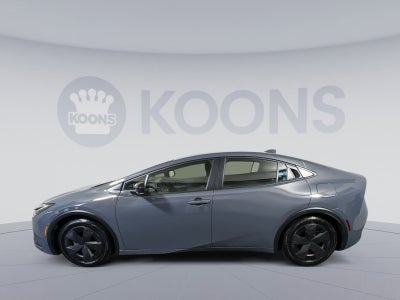 2025 Toyota Prius LE