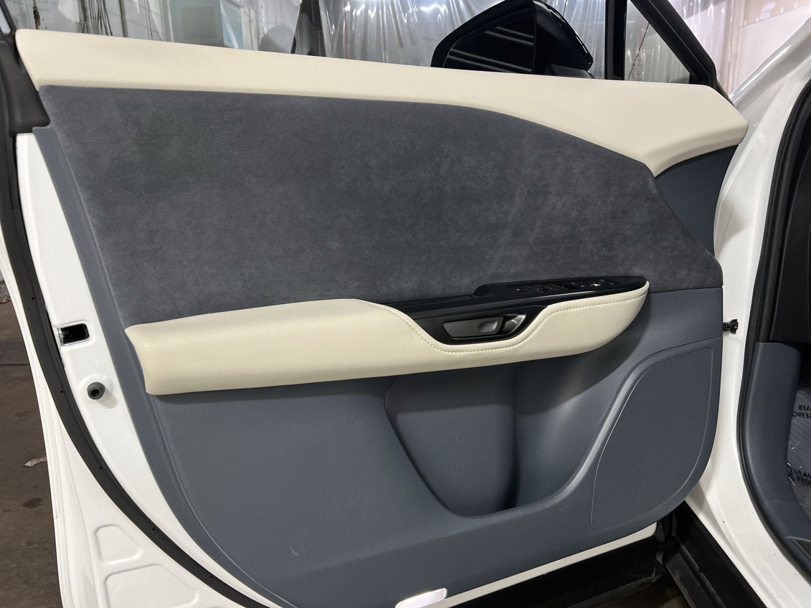 2023 Lexus RZ 450e Luxury