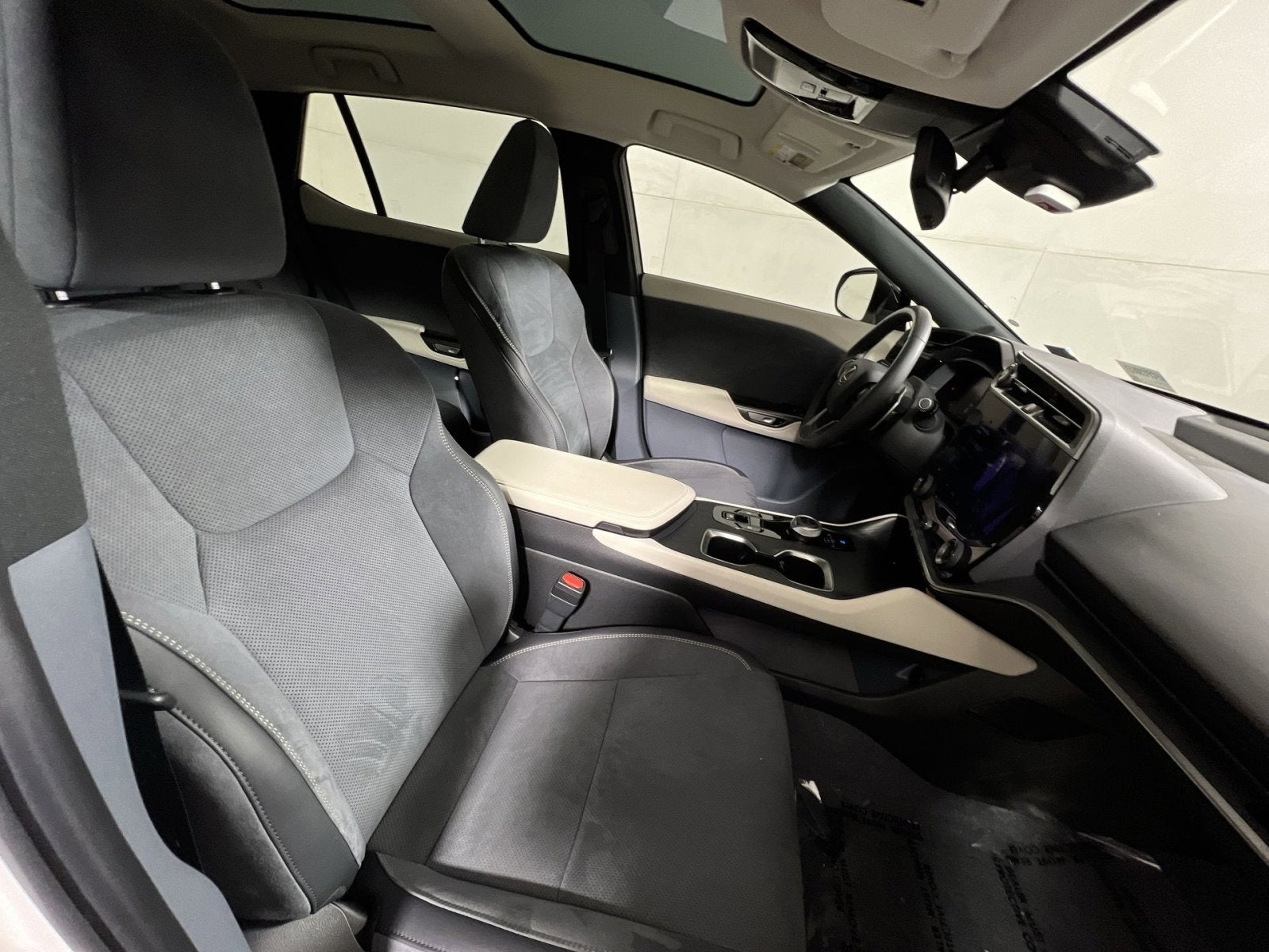 2023 Lexus RZ 450e Luxury