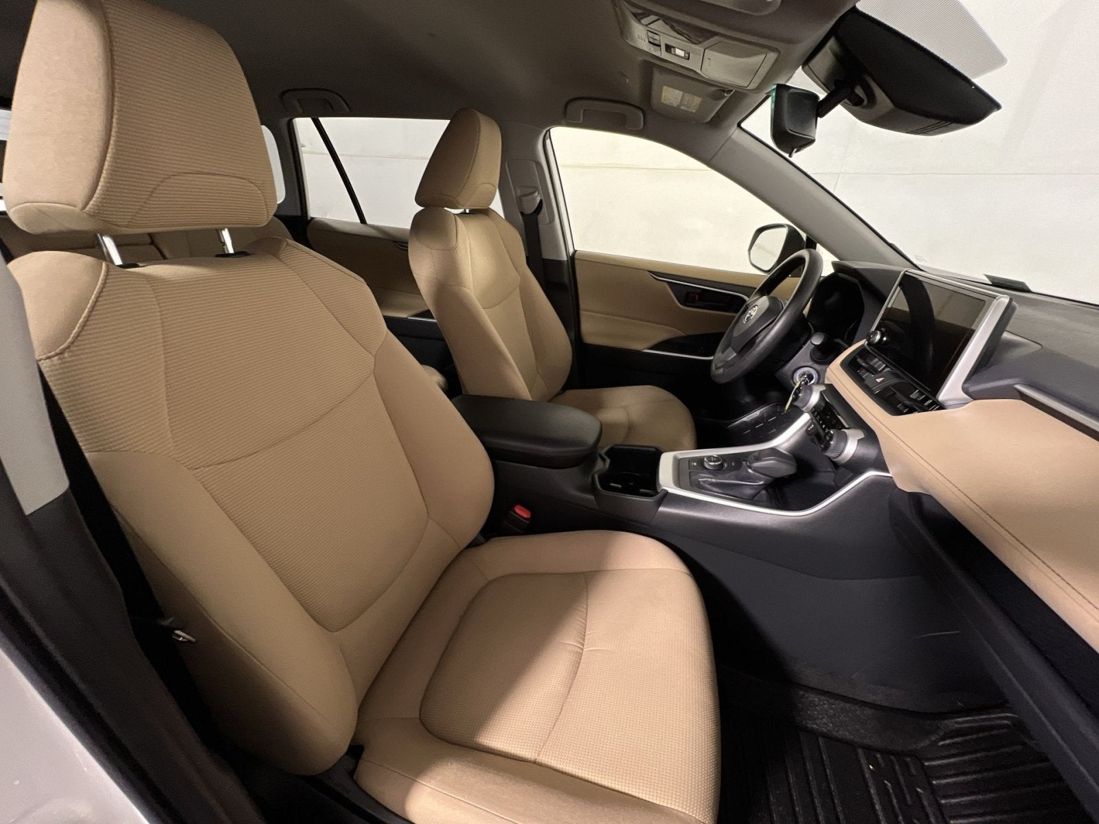 2023 Toyota RAV4 Hybrid LE
