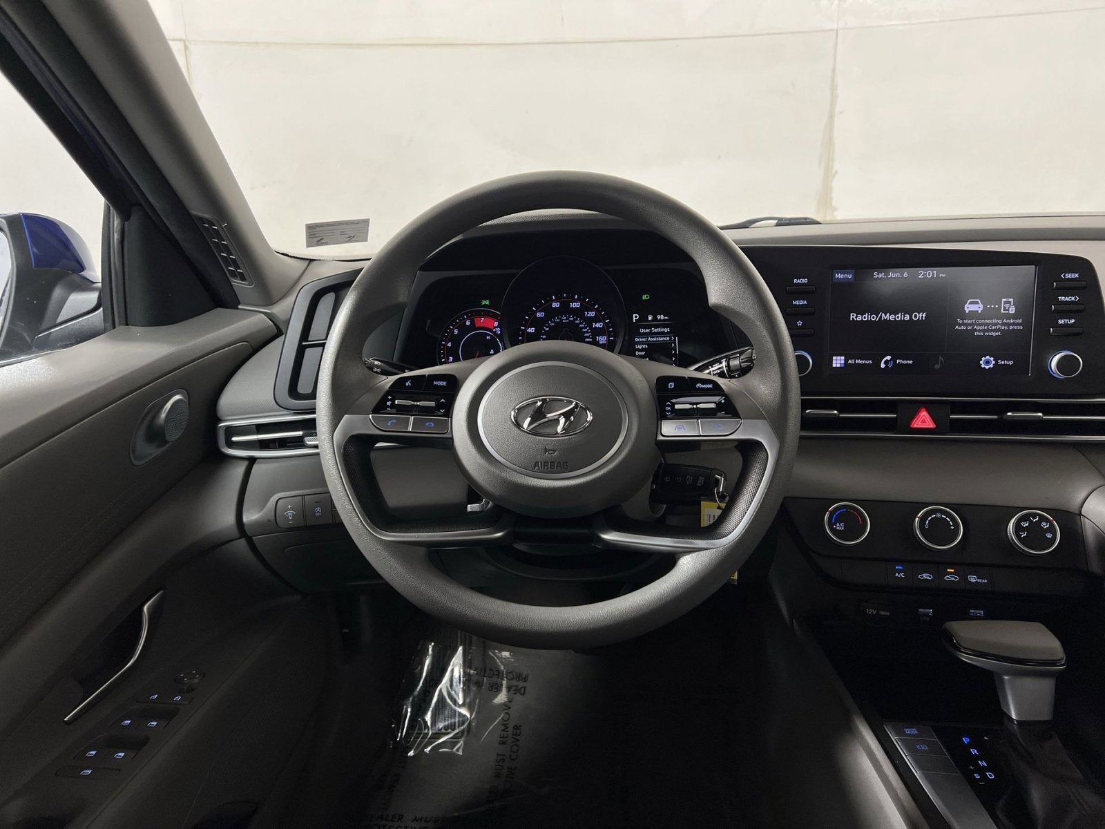 2023 Hyundai Elantra SE