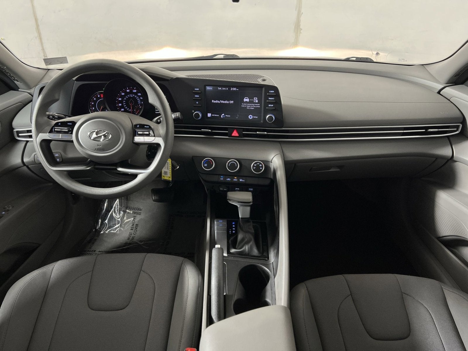 2023 Hyundai Elantra SE