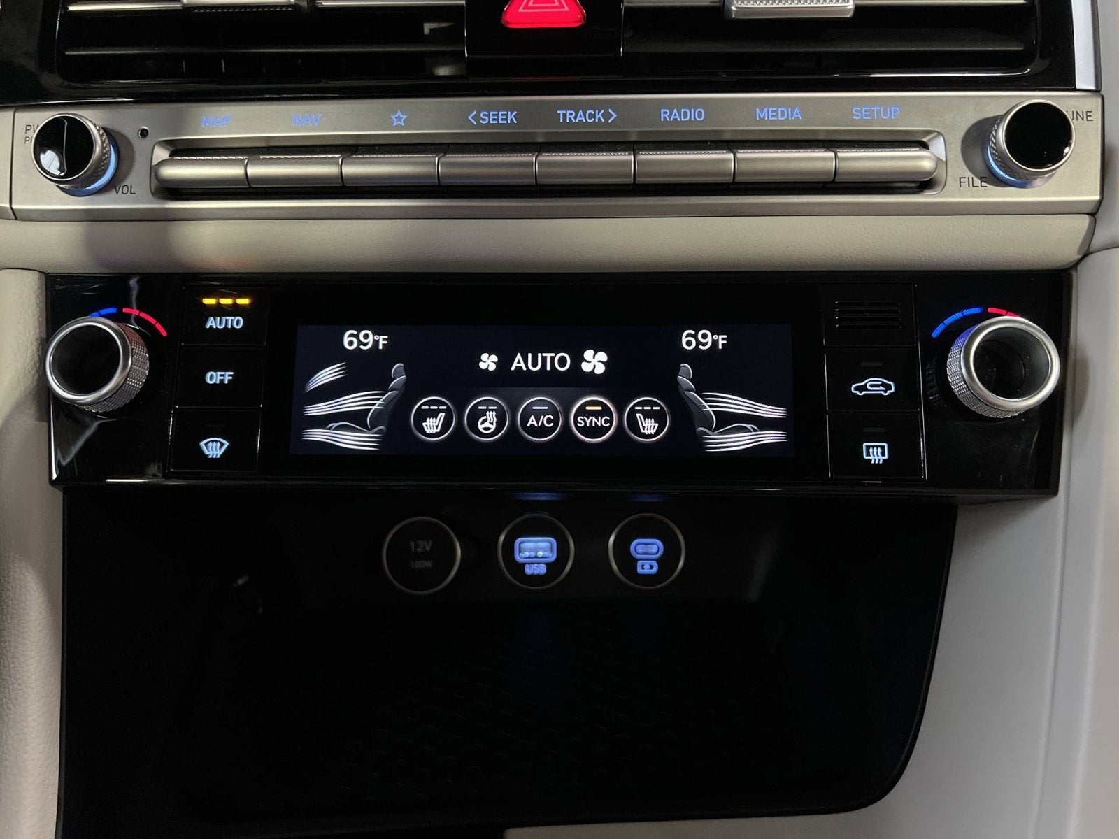 2024 Genesis G70 2.5T