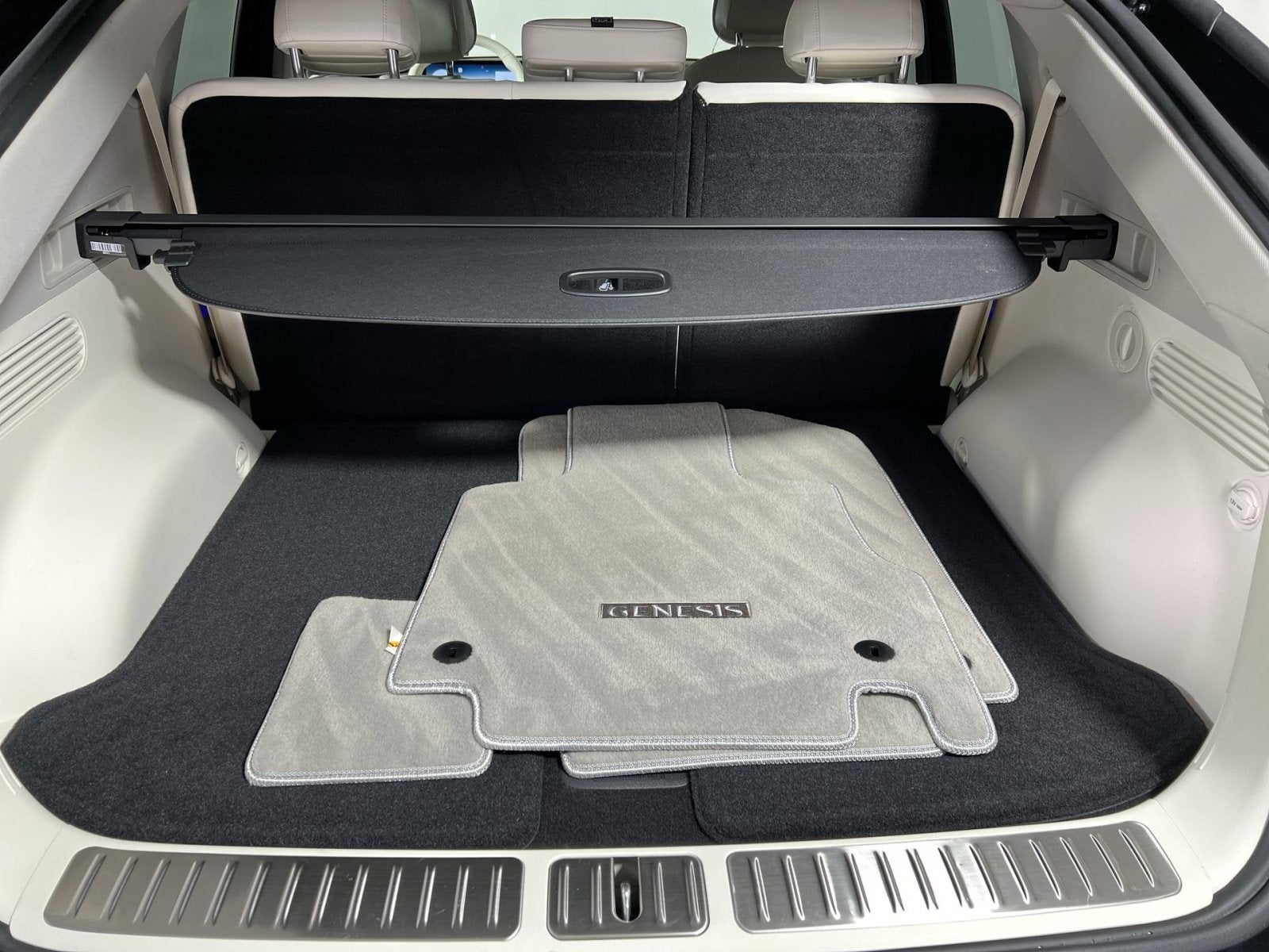 2025 Genesis GV60 Standard