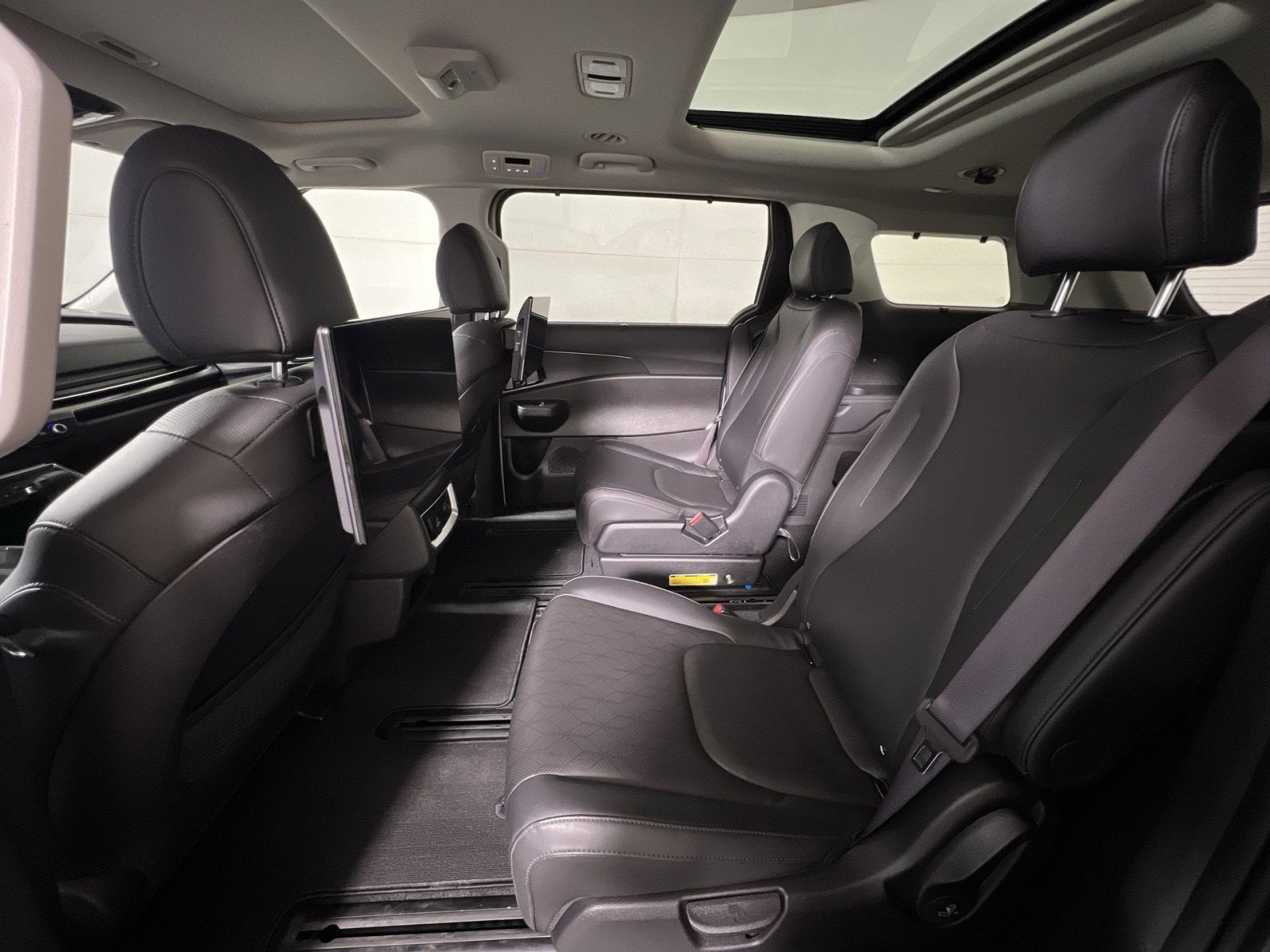 2025 Kia Carnival SX