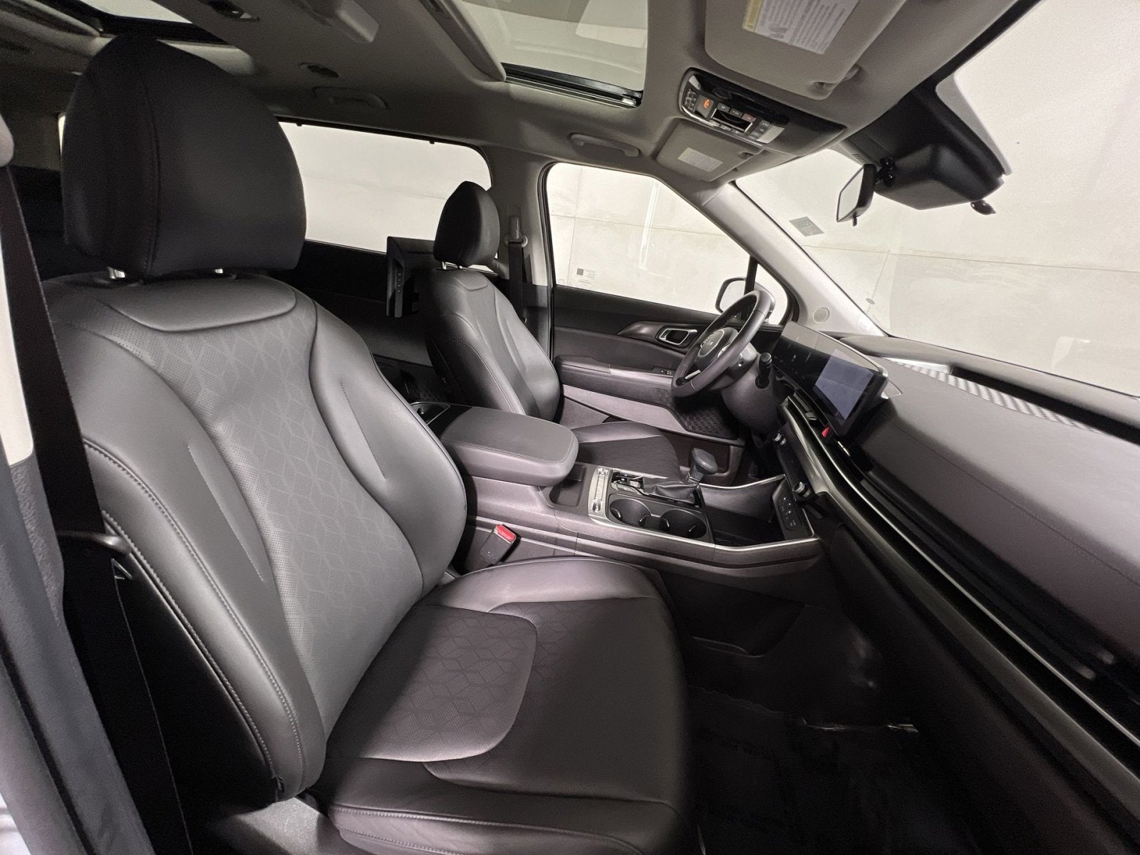 2025 Kia Carnival SX