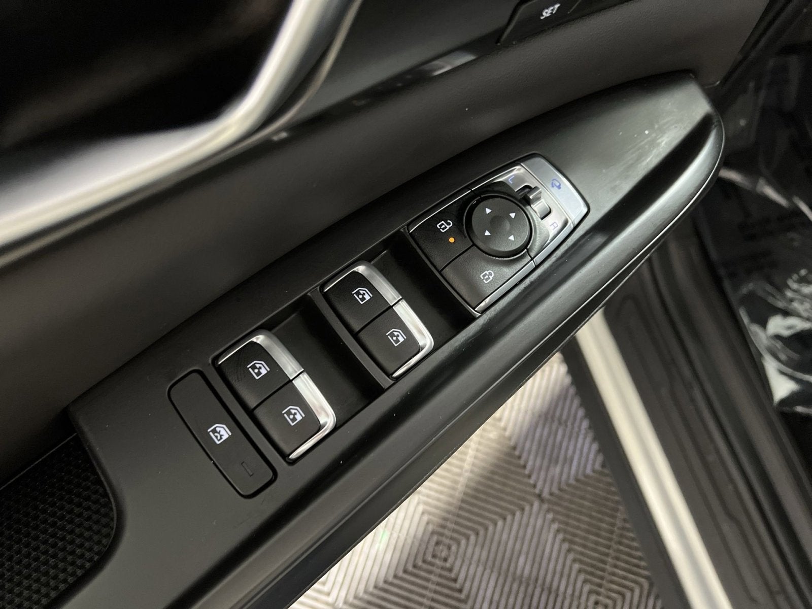 2025 Kia Carnival SX