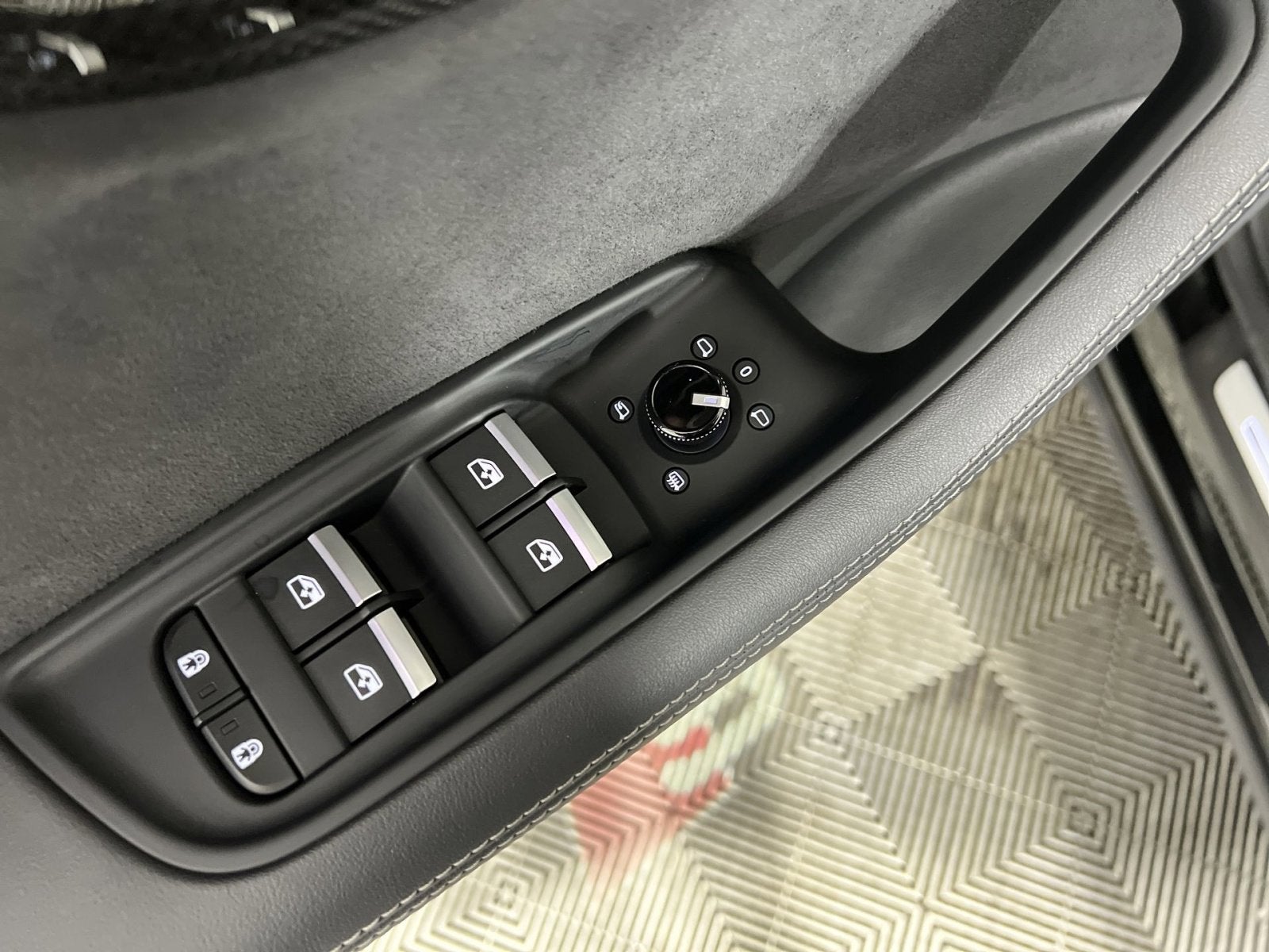 2023 Audi SQ8 4.0T Premium Plus