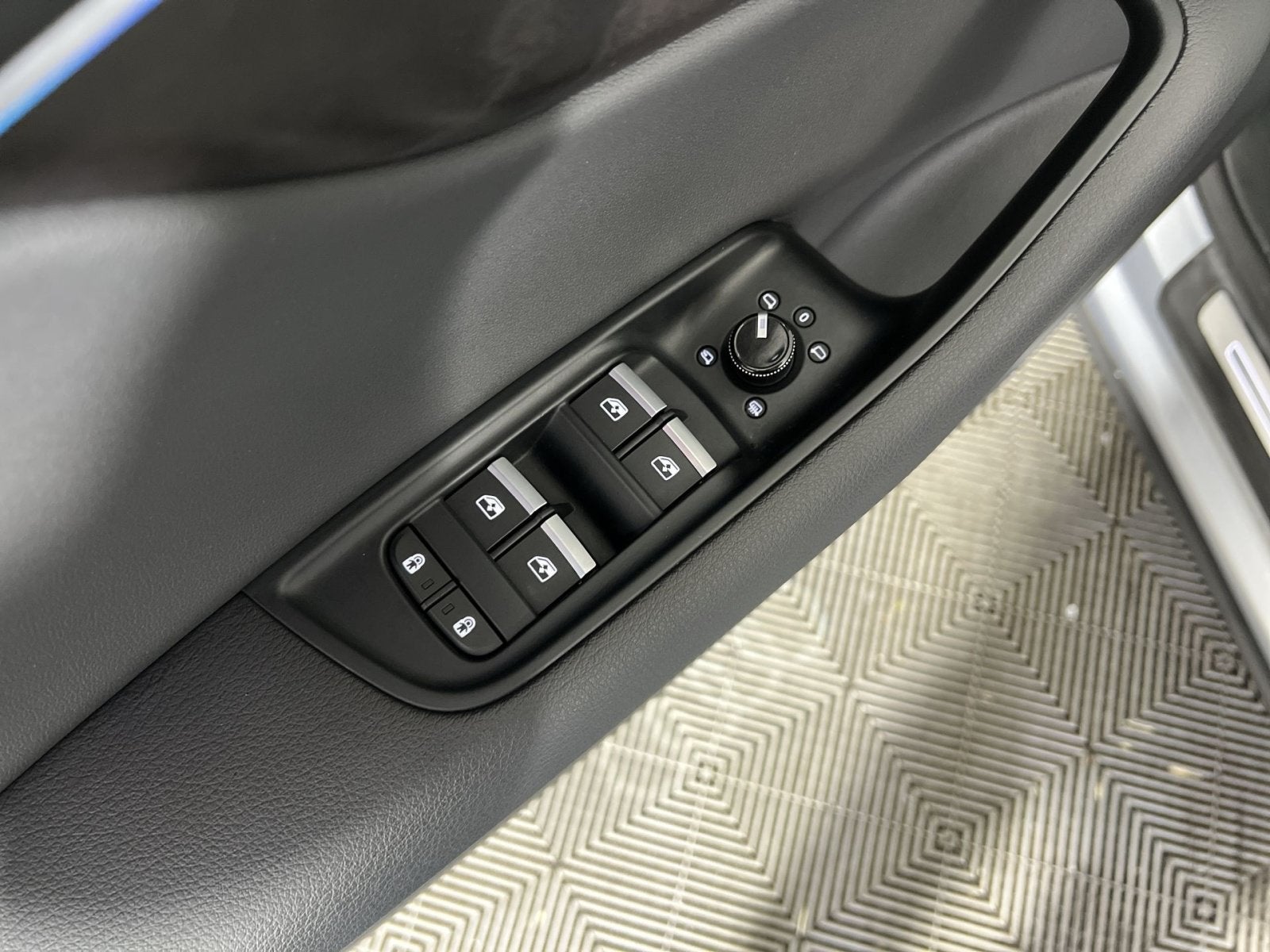 2020 Audi Q8 55 Premium Plus