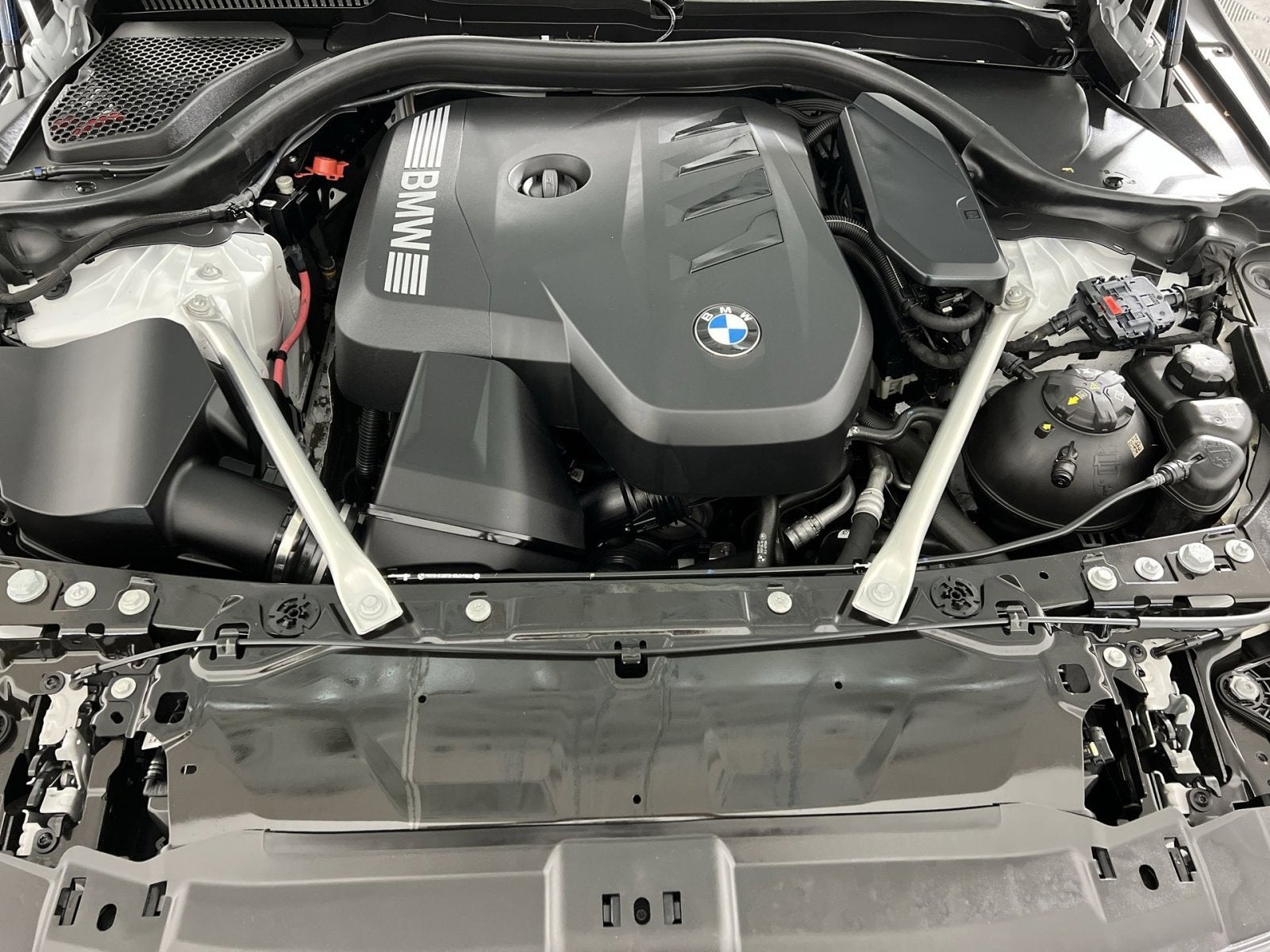 2025 BMW 5 Series 530i xDrive