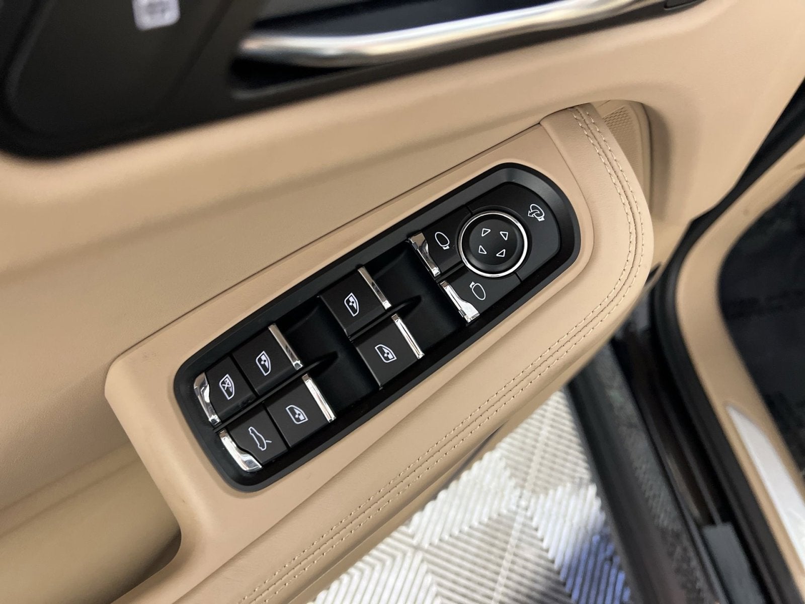 2022 Porsche Macan S