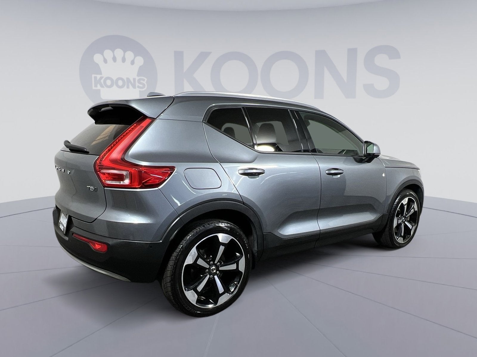 2019 Volvo XC40 Momentum