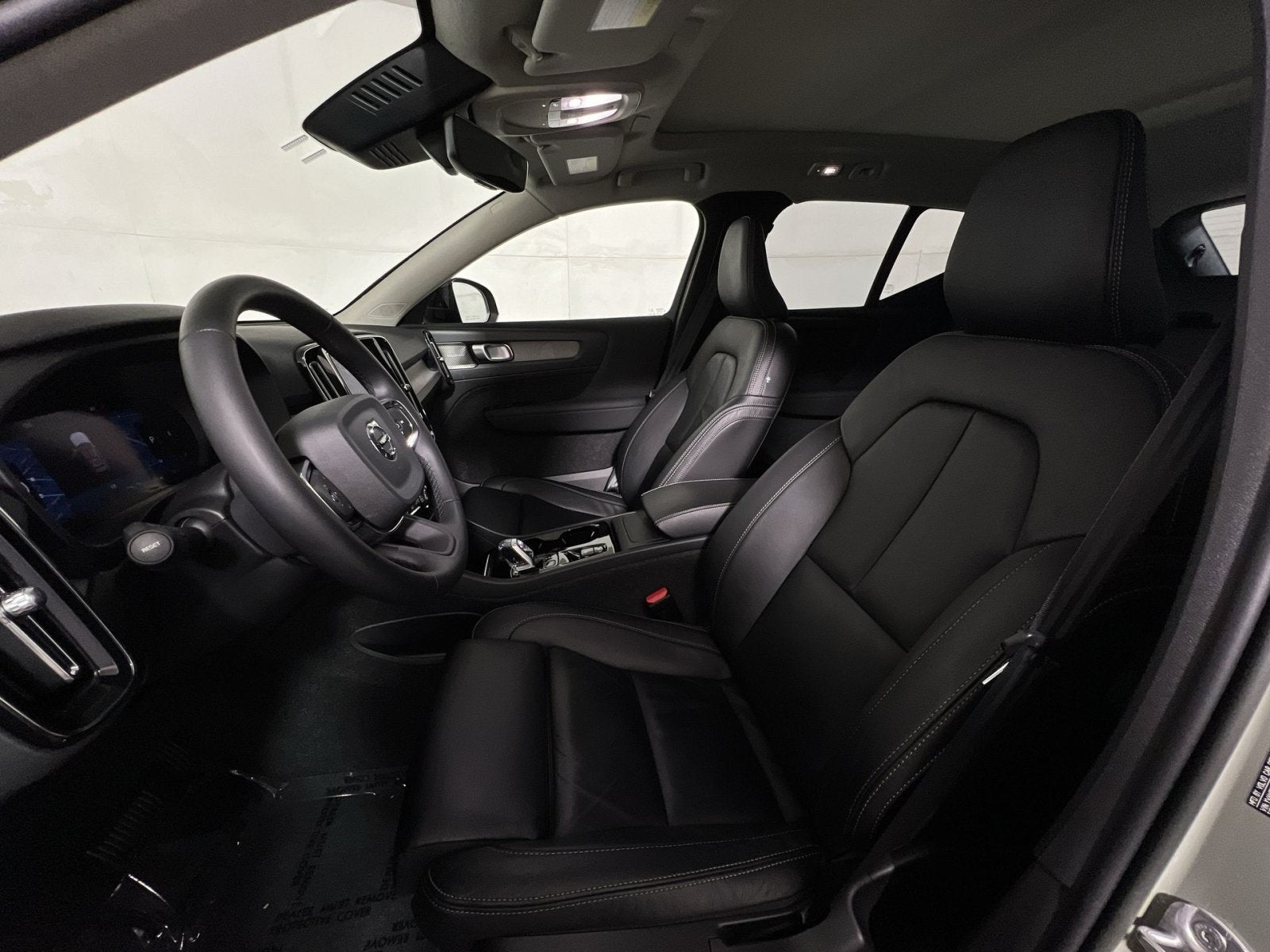 2023 Volvo XC40 Ultimate
