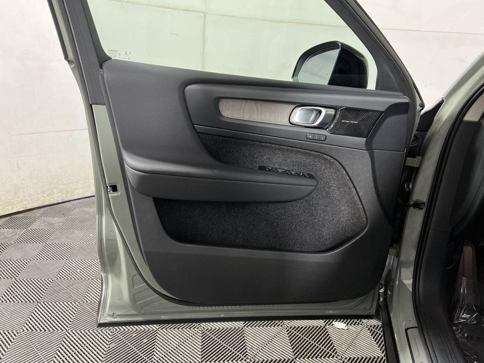 2023 Volvo XC40 Ultimate
