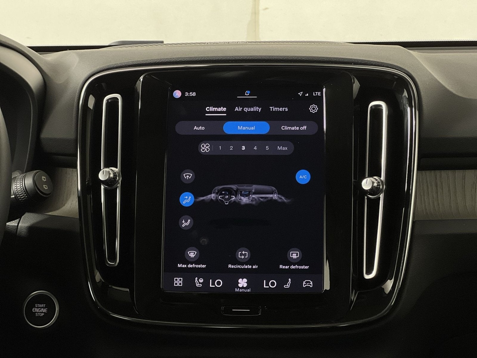 2023 Volvo XC40 Ultimate