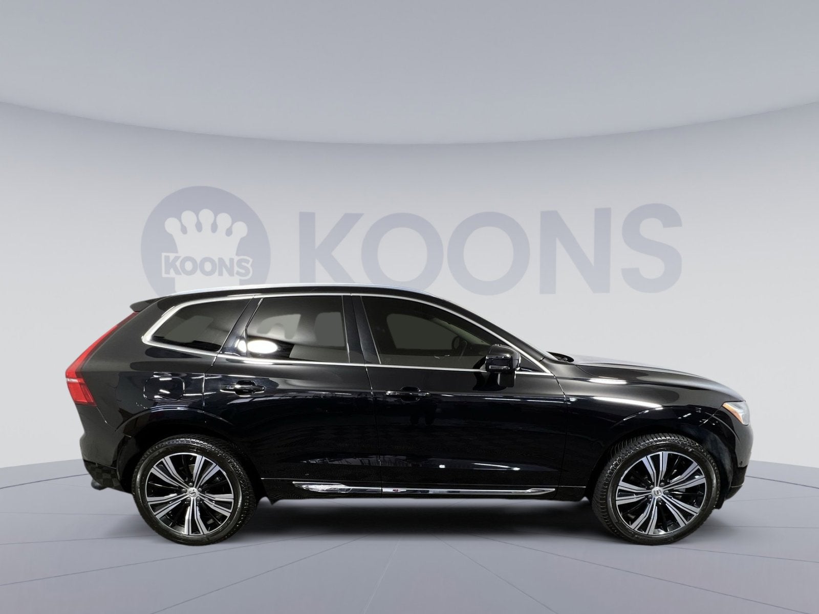 2023 Volvo XC60 B5 Plus Bright Theme